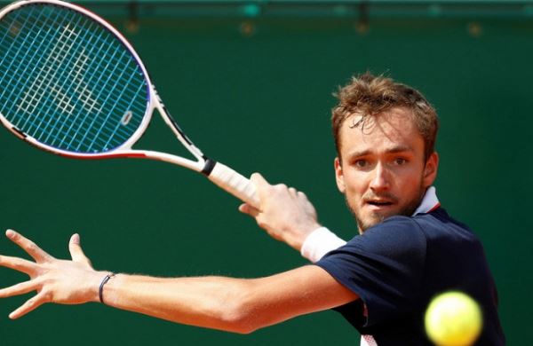 <br />
Тарпищев: теннисист Медведев прогрессирует, но ему необходимо набрать мышечную массу<br />
