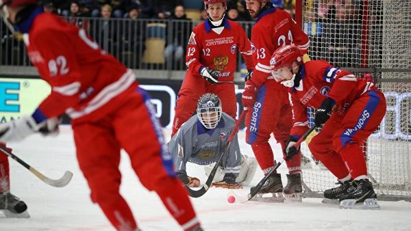<br />
Хоккеисты сборной России проигрывают шведам в матче чемпионата мира<br />
