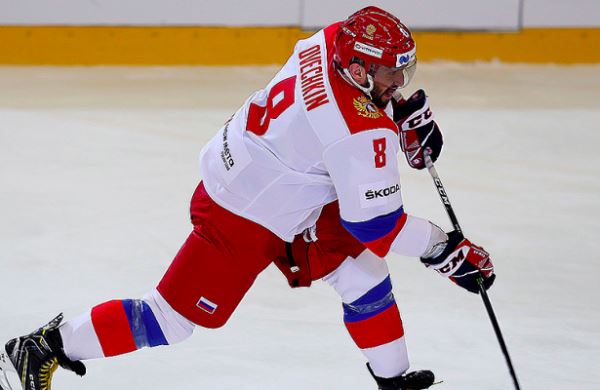 <br />
Вылет сборной России по хоккею в аэропорт Шереметьево отложен<br />
